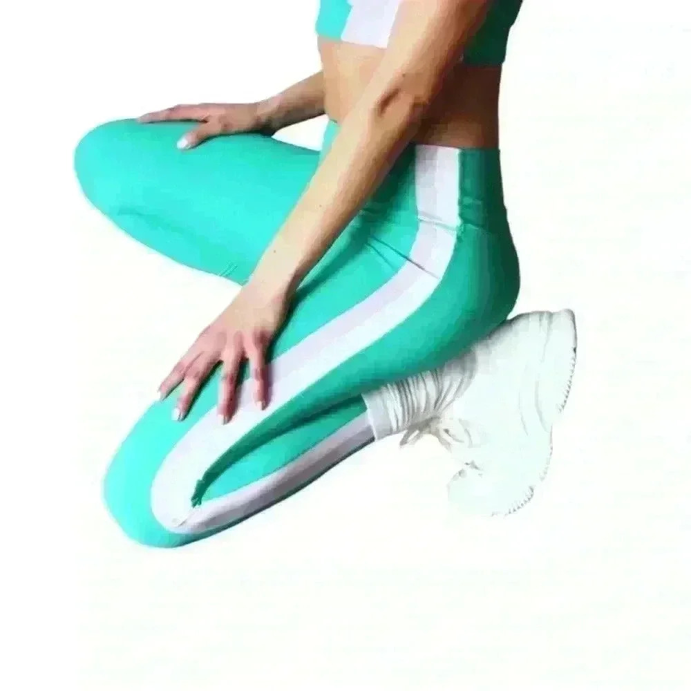 WILO THE LABEL Ribbed Green w/ Lavendar White Stripes Activewear Leggings Size M